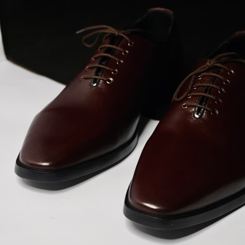 Whole cut maroon oxford